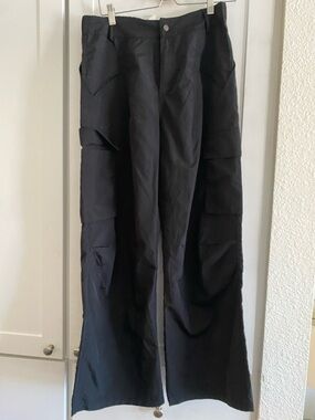 NWT Halara Nylon Wide Leg Cargo Pant Sz Medium